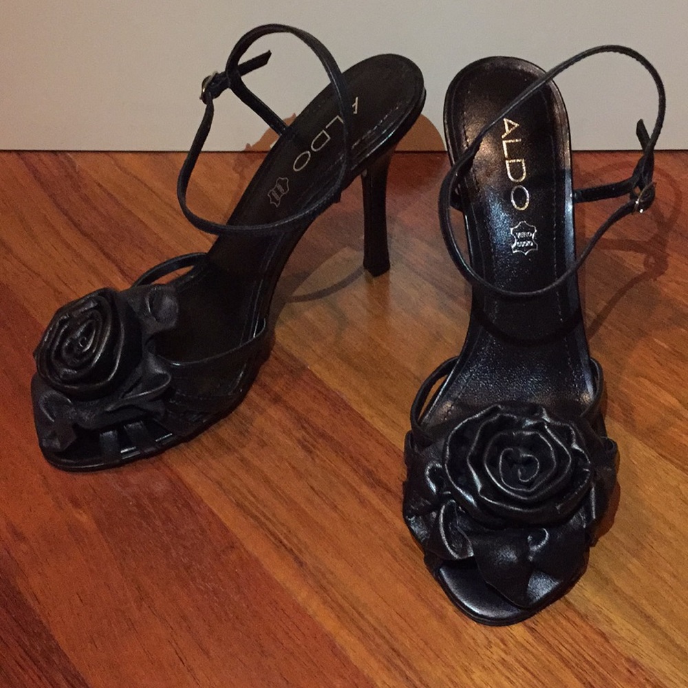 Aldo black leather flower sandal heels